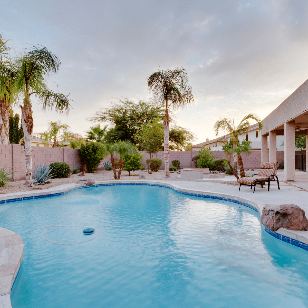 Professional Pool Cleaning and Maintenance Services in Pasadena, California.