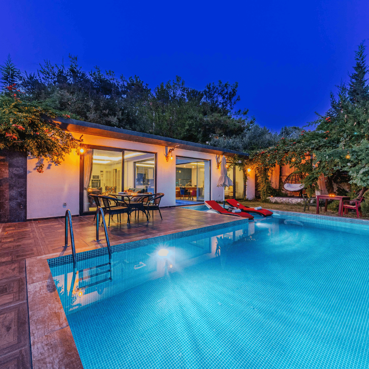 Professional Pool Cleaning and Maintenance Services in South Pasadena, California.